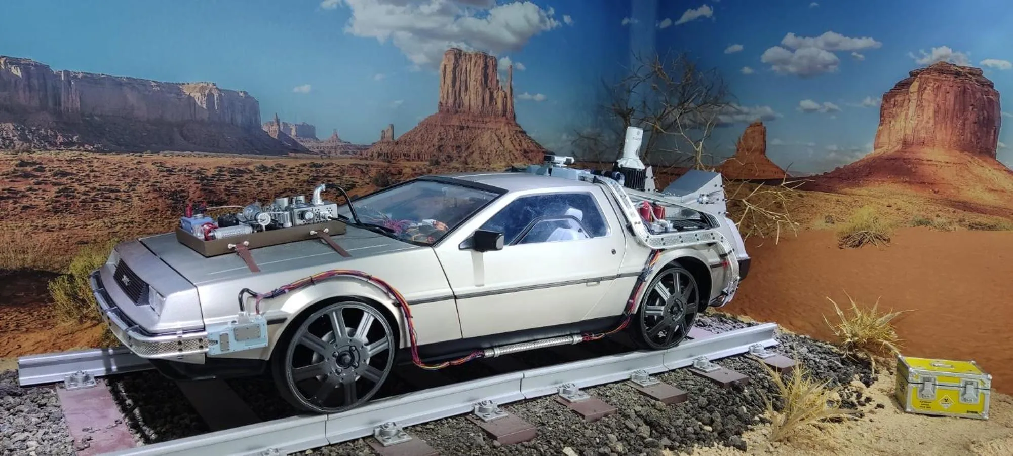 Mural del DeLorean de Regreso al Futuro