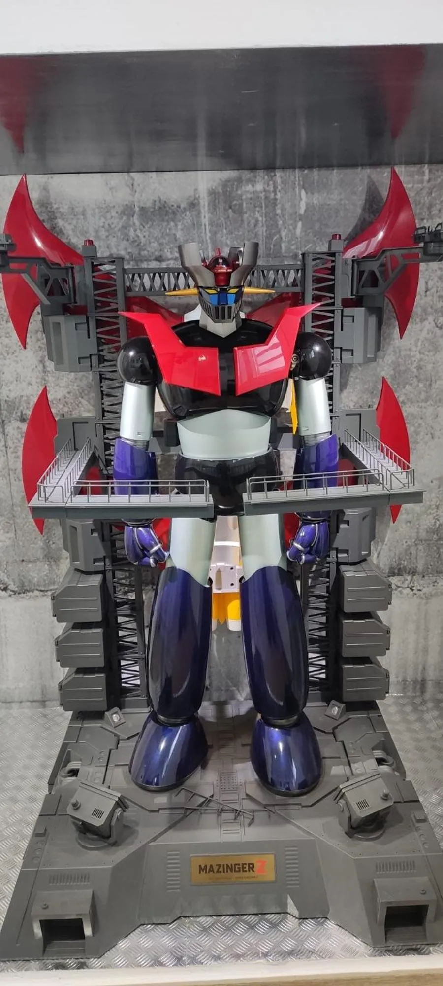 Figura de robot gigante de colección