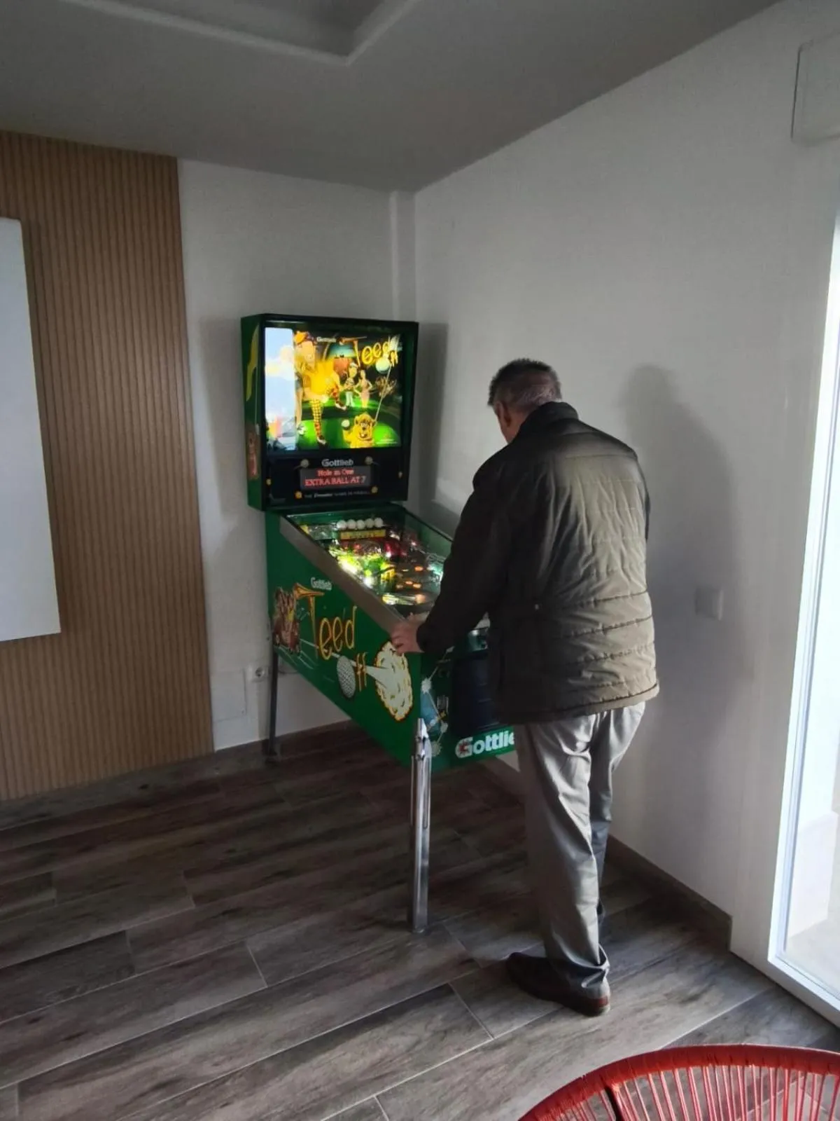 Zona de juegos con pinball